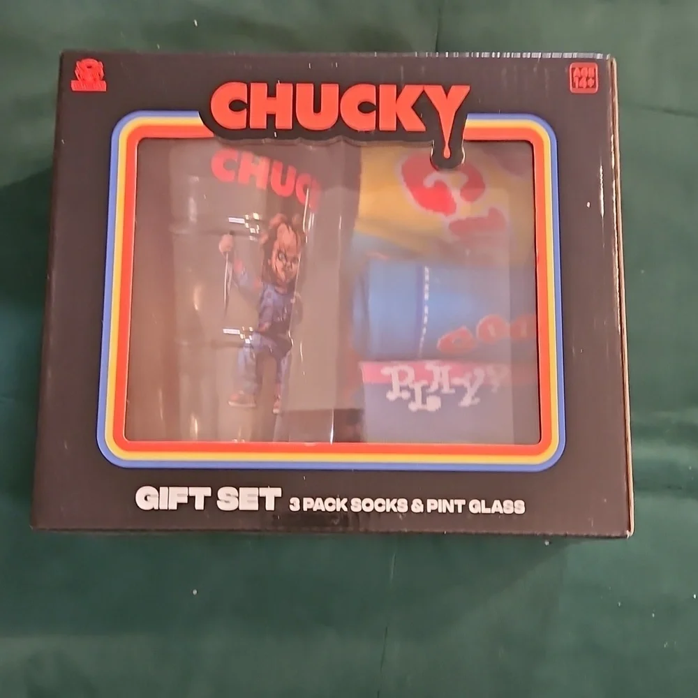 Culture Fly Child's Play Chucky 4 Piece Gift Set 3 Sock Pairs Pint Glass Sz 14+